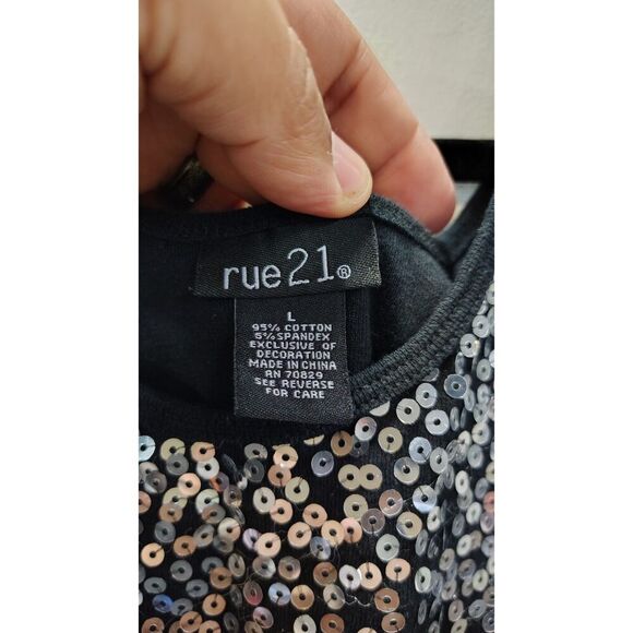 Rue21 Black and Silver sequin tank top - Picture 3 of 5
